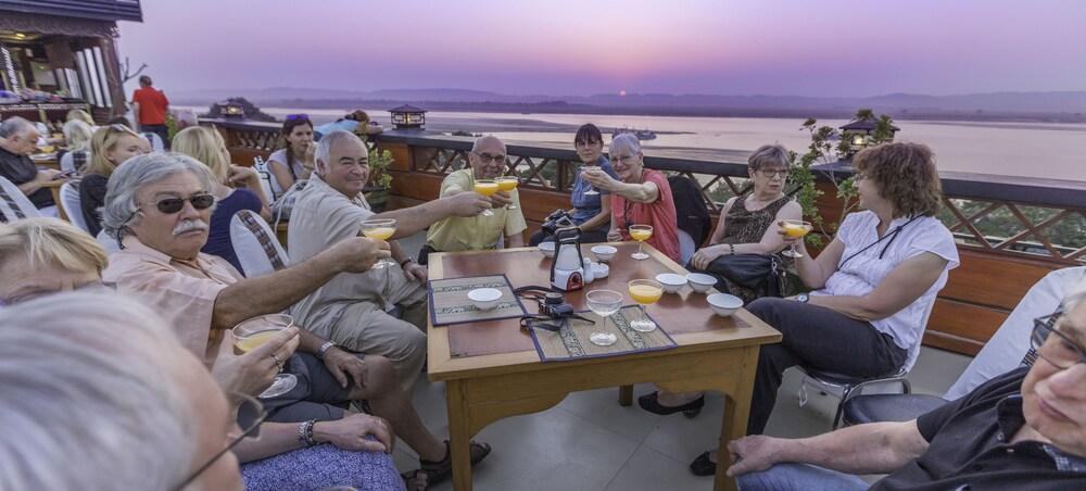 Ayarwaddy River View Hotel Mandalay Bagian luar foto