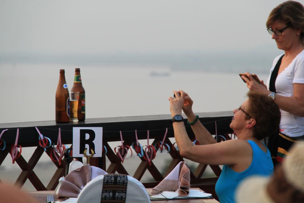 Ayarwaddy River View Hotel Mandalay Bagian luar foto