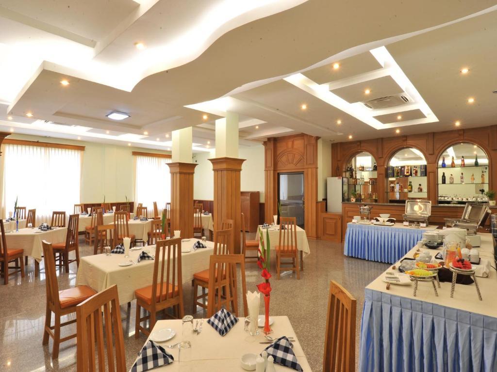 Ayarwaddy River View Hotel Mandalay Bagian luar foto